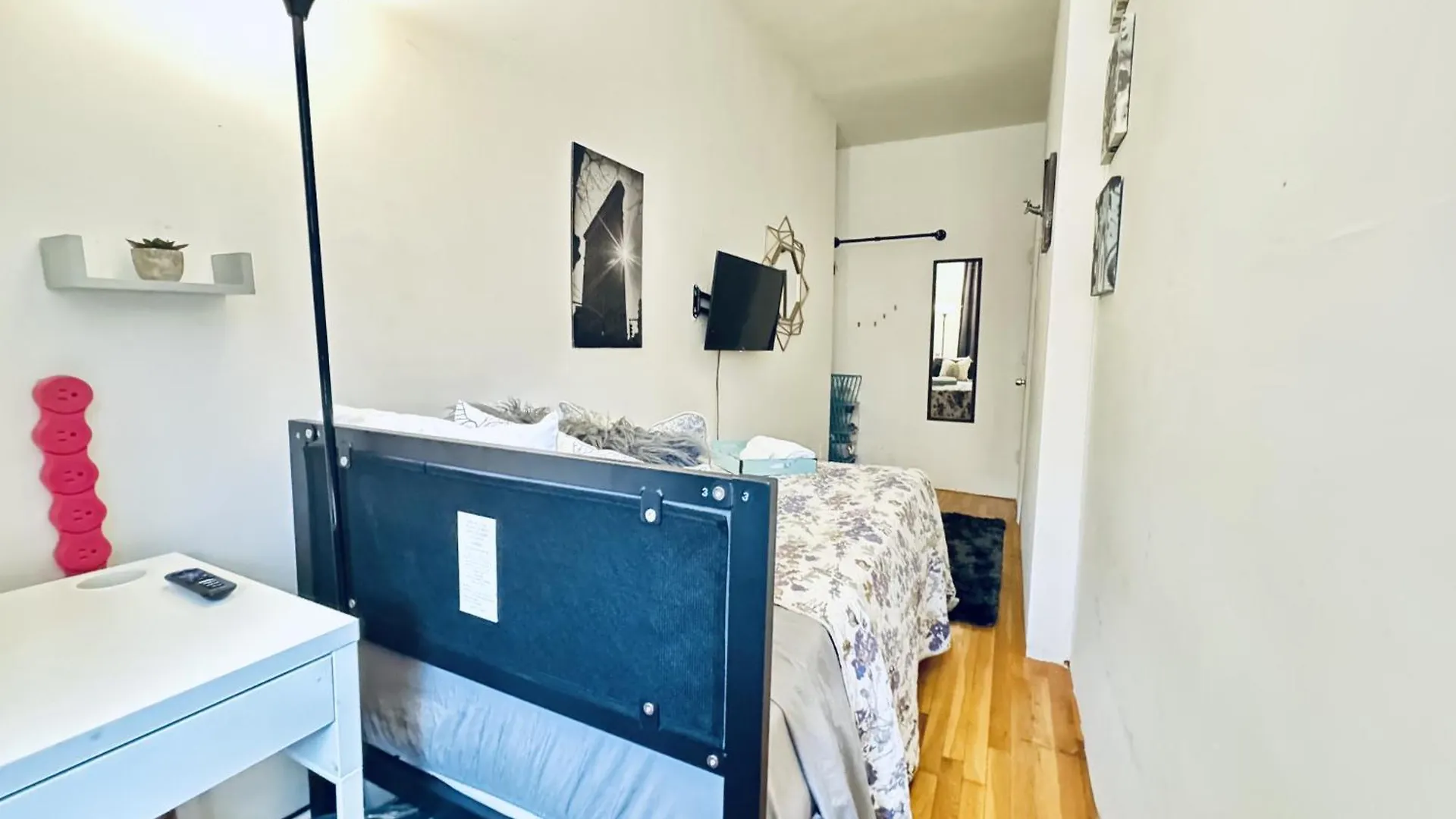 Long Room In Shared Apartment In Ues - Manhattan New York USA