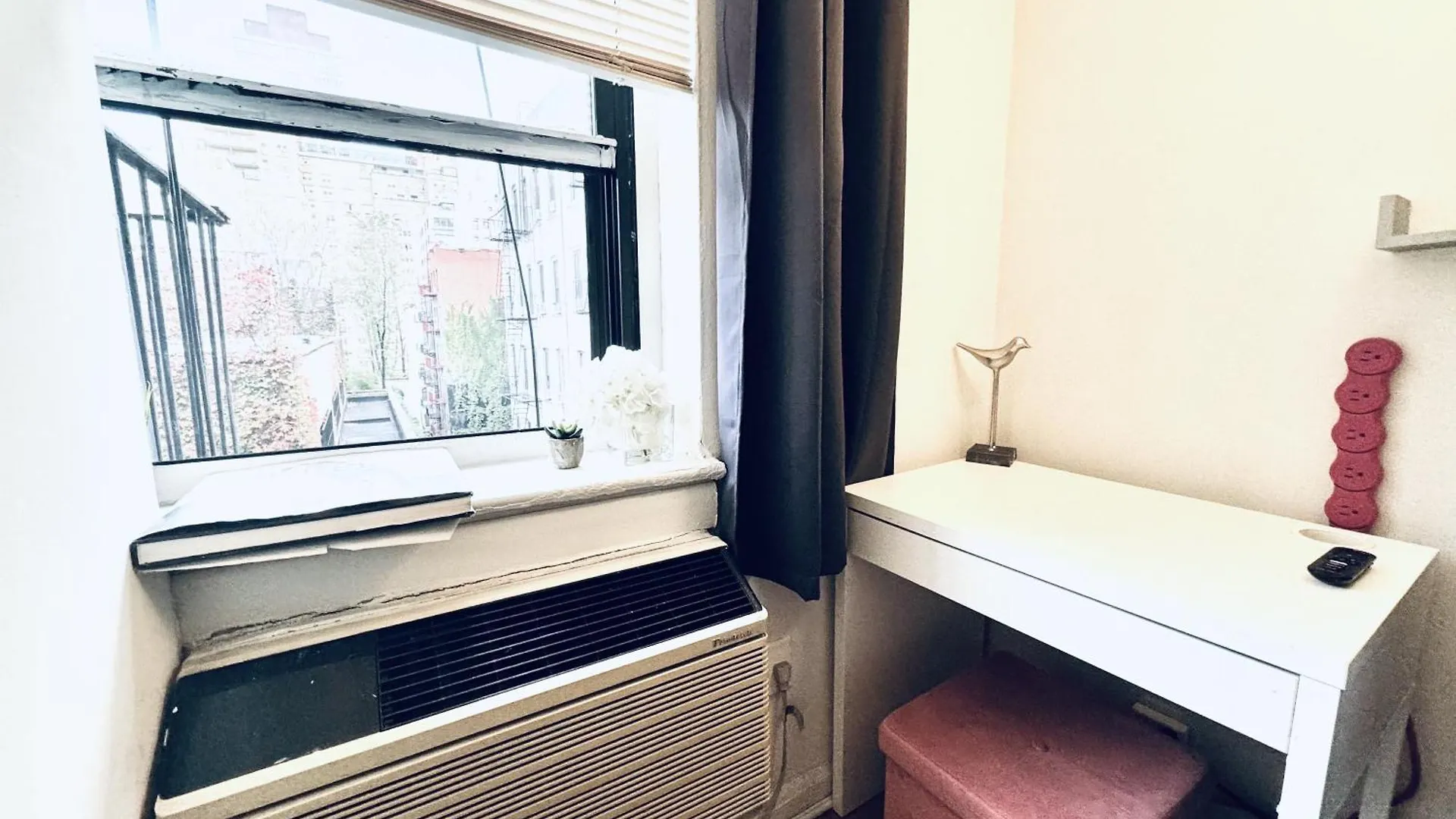 Long Room In Shared Apartment In Ues - Manhattan New York 0*,  USA