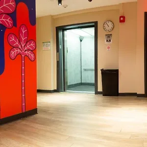 Jazz On Columbus Circle Hostel